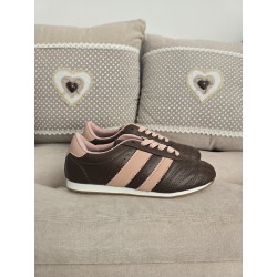 Zapatilla cacao y rosa