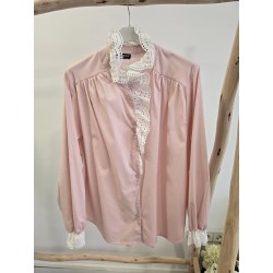 Blusa rosa puntilla blanca