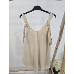 Blusa crema detalle dorado...