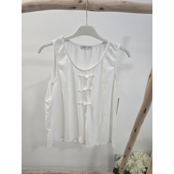 Camiseta blanca detalle pecho