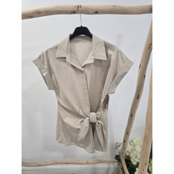Blusa crema lazada lateral