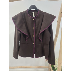 Chaqueta cacao ribete burdeos